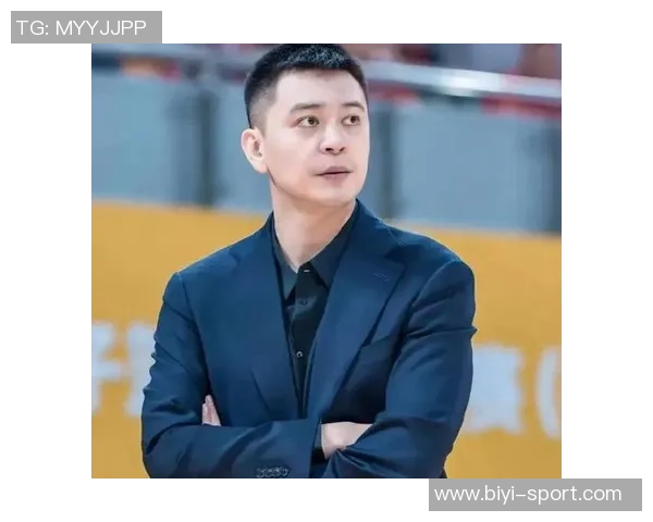 杨鸣被驱逐引发媒体热议其高昂斗志与潜在惩罚成焦点